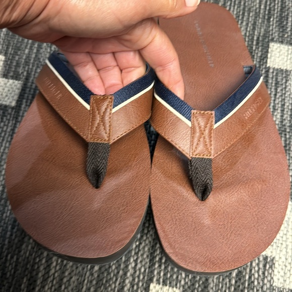 Tommy Hilfiger Brand New Size 11 Flip Flops - Picture 3 of 3